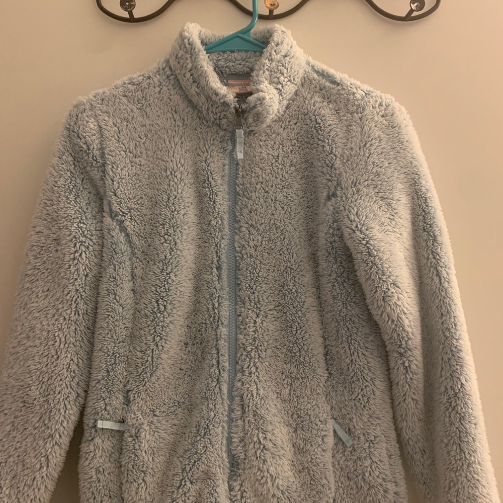 32 degree zipper jacket with 2 zipper pockets. Used. Excellent condition.